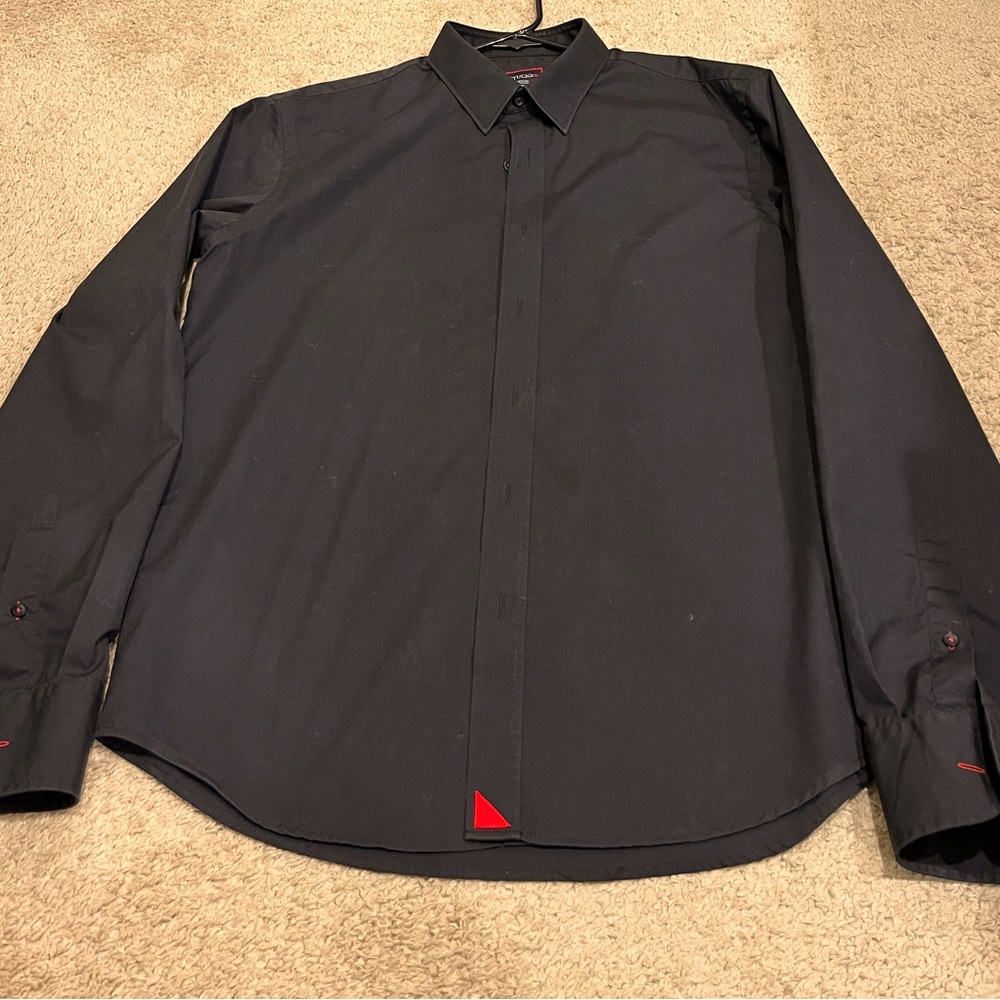 UNTUCKit Black Shirt